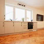 Apartment 3 Min To Everything-stylish-modern-old Fortress