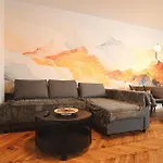 Apartment 3 Min To Everything-stylish-modern-old Fortress