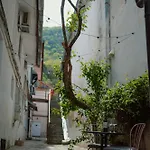 3 Min To Everything-stylish-modern-old Fortress Apartment