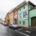 Apartment 3 Min To Everything-stylish-modern-old Fortress