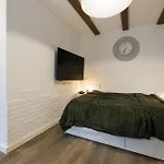 3 Min To Everything-stylish-modern-old Fortress Apartment *
