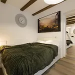 3 Min To Everything-stylish-modern-old Fortress Apartment Brasov