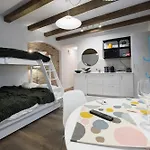 3 Min To Everything-stylish-modern-old Fortress Apartment