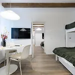 3 Min To Everything-stylish-modern-old Fortress Apartment Brasov