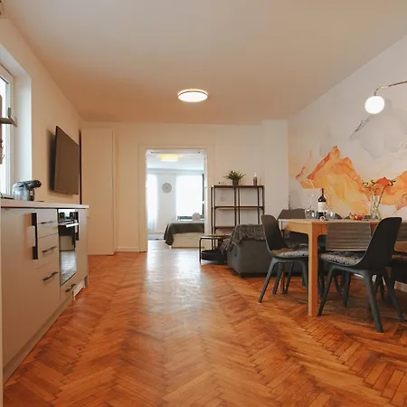 3 Min To Everything-stylish-modern-old Fortress Appartement