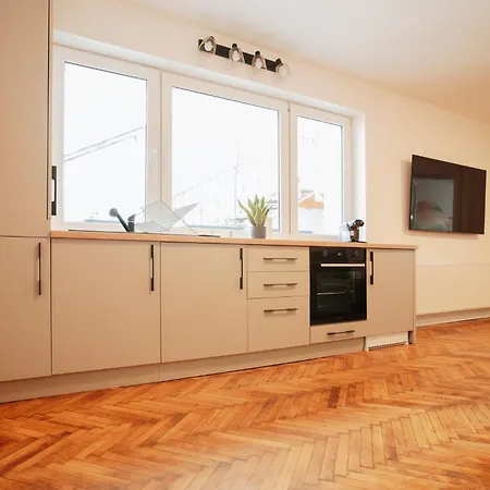 Apartment 3 Min To Everything-stylish-modern-old Fortress