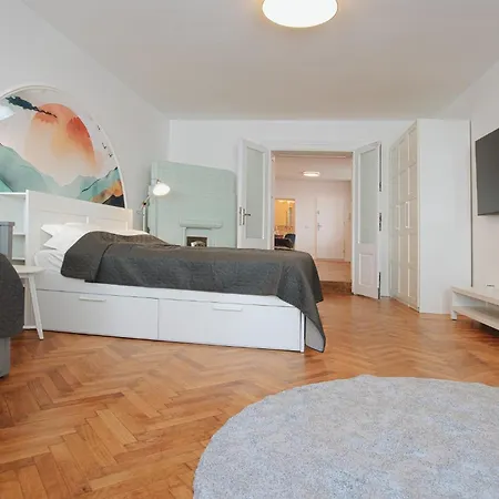 Appartement 3 Min To Everything-stylish-modern-old Fortress
