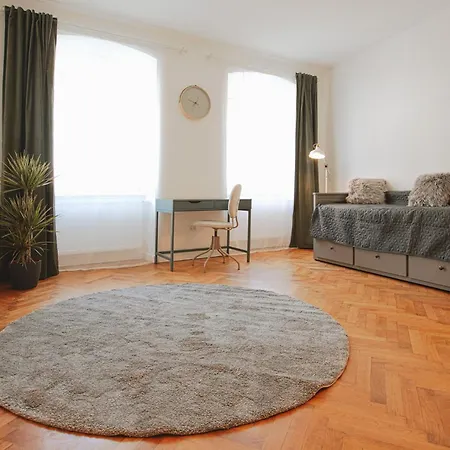 3 Min To Everything-stylish-modern-old Fortress Apartment