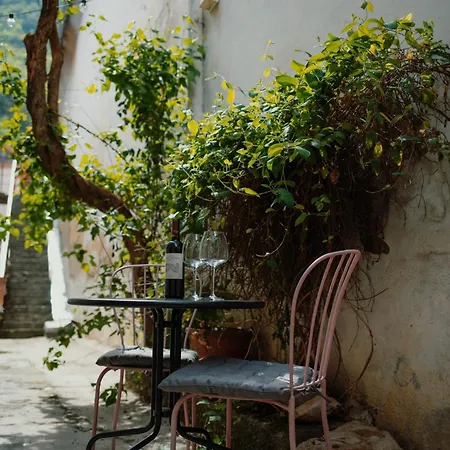 3 Min To Everything-stylish-modern-old Fortress Apartment Brasov