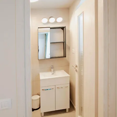 3 Min To Everything-stylish-modern-old Fortress *