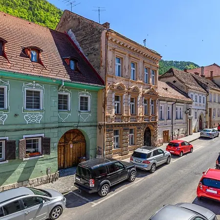 3 Min To Everything-stylish-modern-old Fortress Braşov