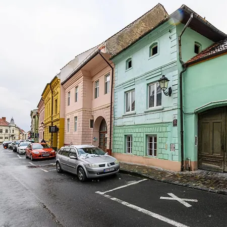 Апартаменти 3 Min To Everything-stylish-modern-old Fortress