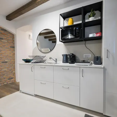 Appartement 3 Min To Everything-stylish-modern-old Fortress