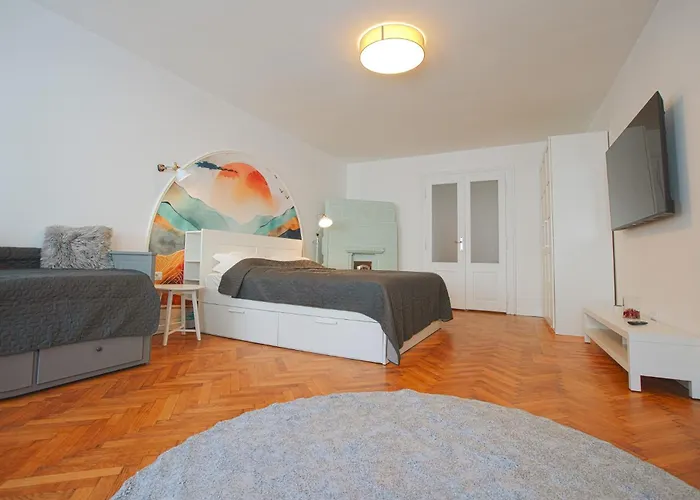 3 Min To Everything-stylish-modern-old Fortress *