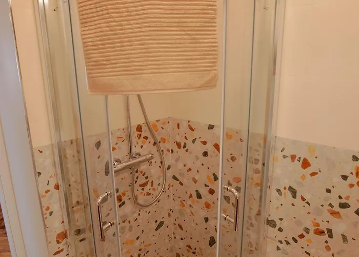 3 Min To Everything-stylish-modern-old Fortress ブラショフ