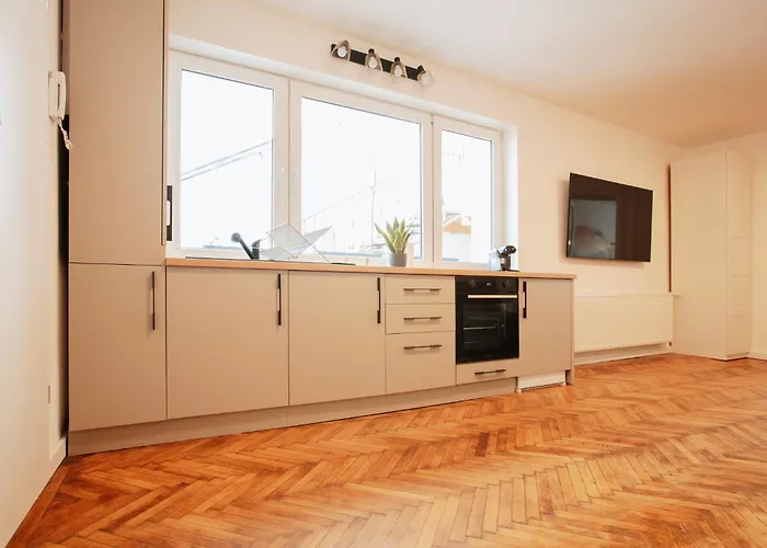 Apartment 3 Min To Everything-stylish-modern-old Fortress