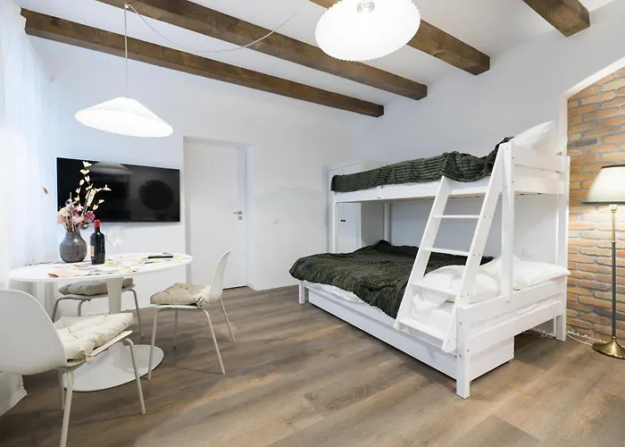 3 Min To Everything-stylish-modern-old Fortress * Brasov