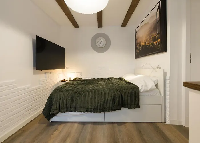 3 Min To Everything-stylish-modern-old Fortress