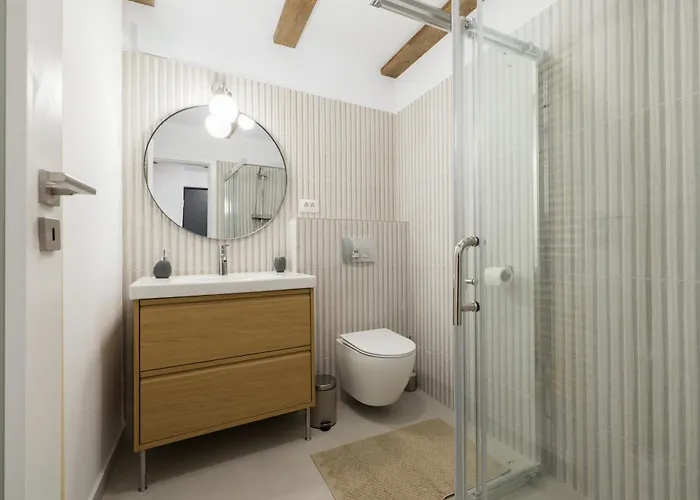 Апартаменти 3 Min To Everything-stylish-modern-old Fortress *