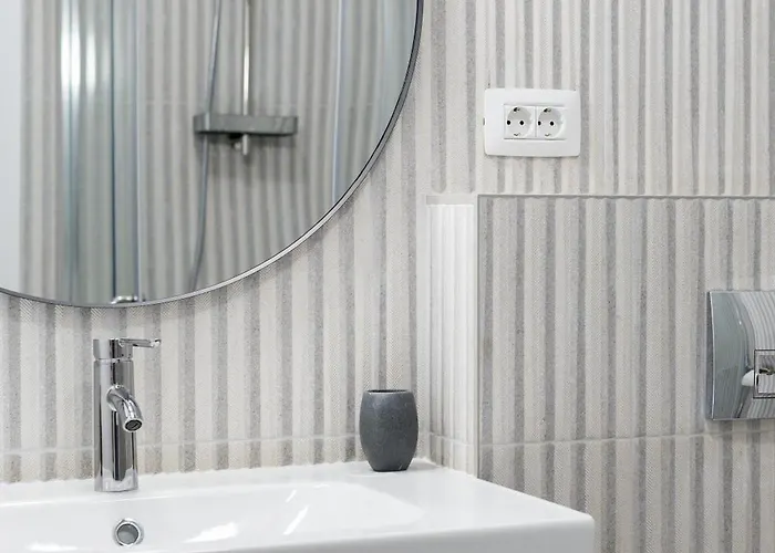 3 Min To Everything-stylish-modern-old Fortress Apartment Brasov